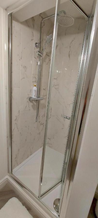 The Paget Suite Great Wyrley Bagian luar foto